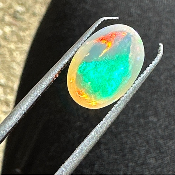 2.26 Natural Ethiopian Welo opal cabochon - Picture 8 of 17